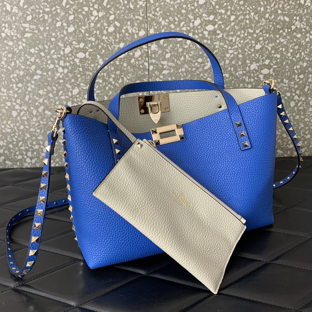 Valentino Garavani Rockstud Tote Bag in Blue Grainy Calfskin